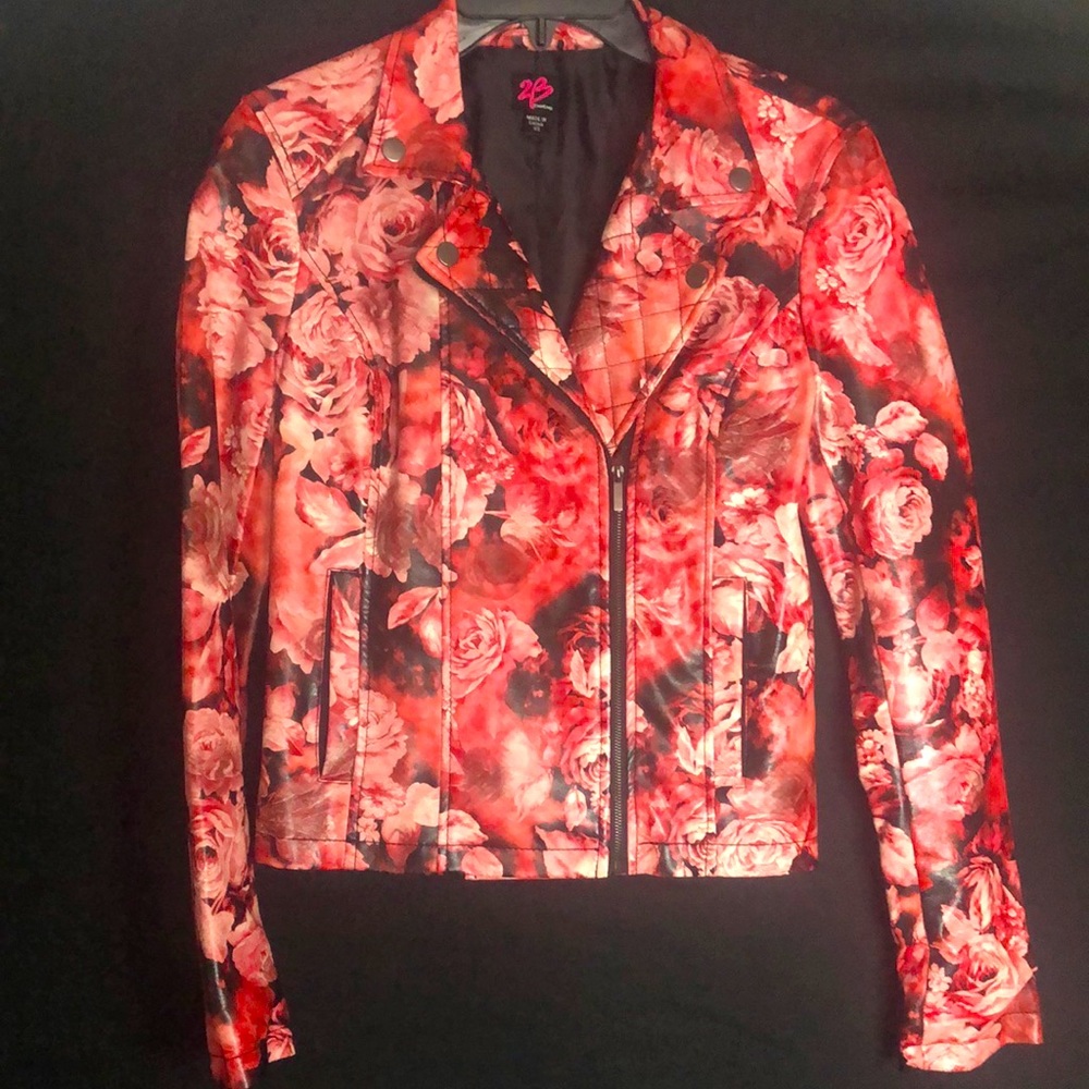 2B Bebe Vegan leather motorcycle jacket with floral print in excellent condition